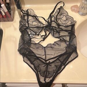 Elegant Black Lace Lingerie Set